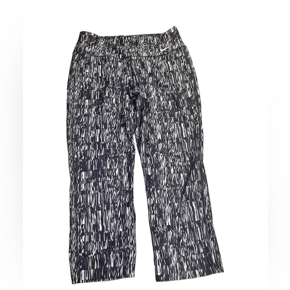 Women’s Nike size Small Dri-Fit Black and White Capri Leggings